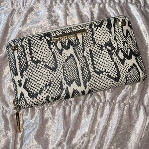 Rebecca Minkoff: Zipper fold wallet